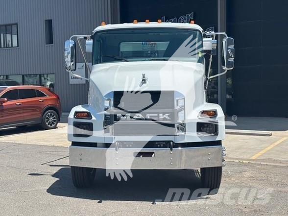 Mack MD7 Muu