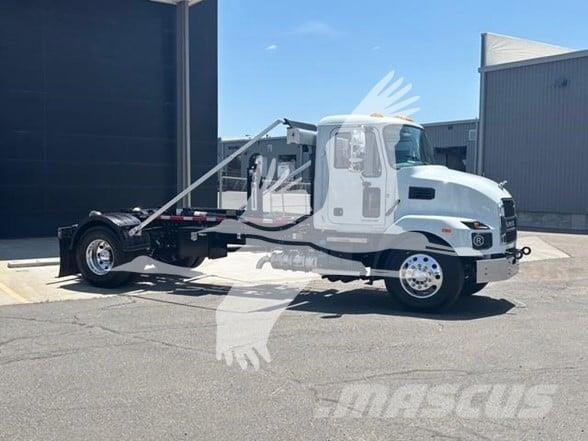 Mack MD7 Muu