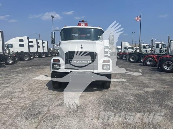 Mack MD7 Muu