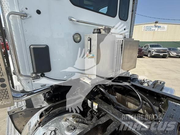 Peterbilt 567 Sadulveokid