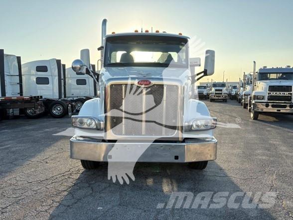 Peterbilt 567 Sadulveokid