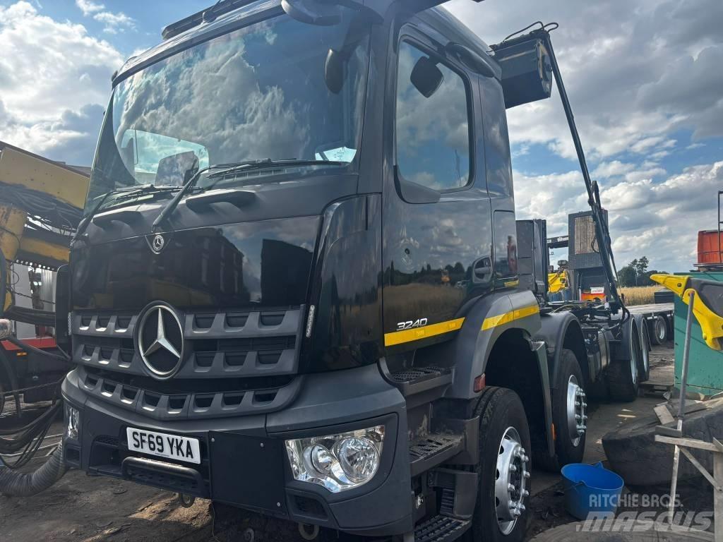 Mercedes-Benz 3240 Konksliftveokid