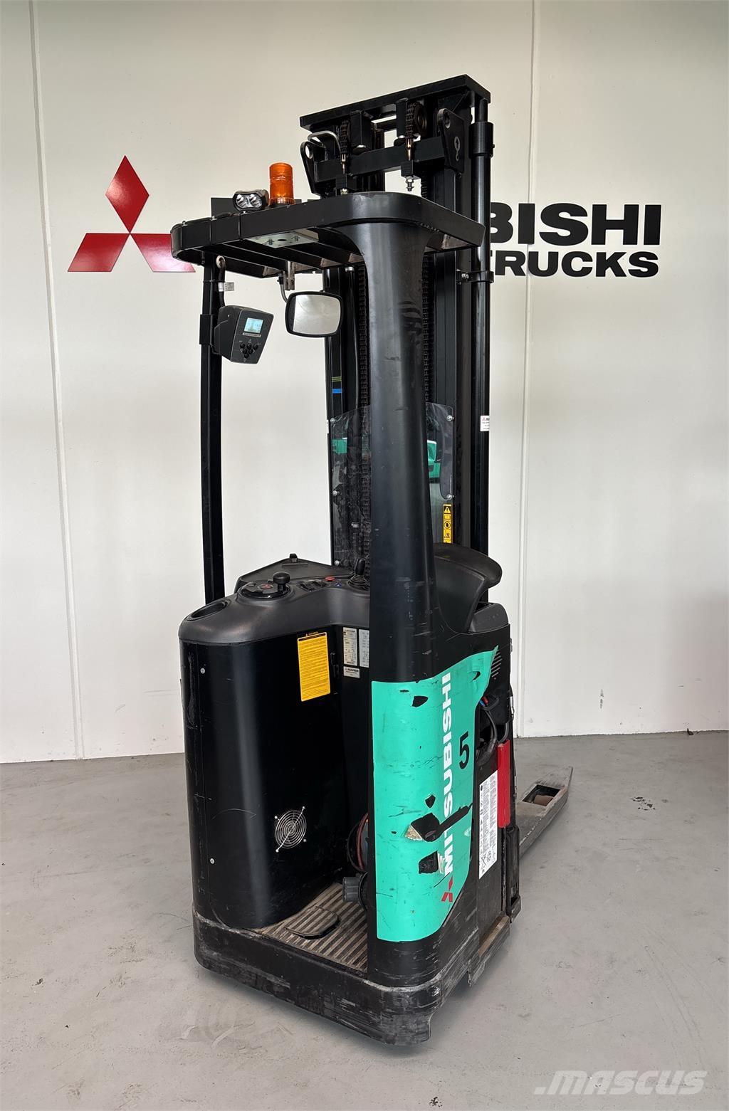 Mitsubishi SBR16N Platvormiga virnastajad