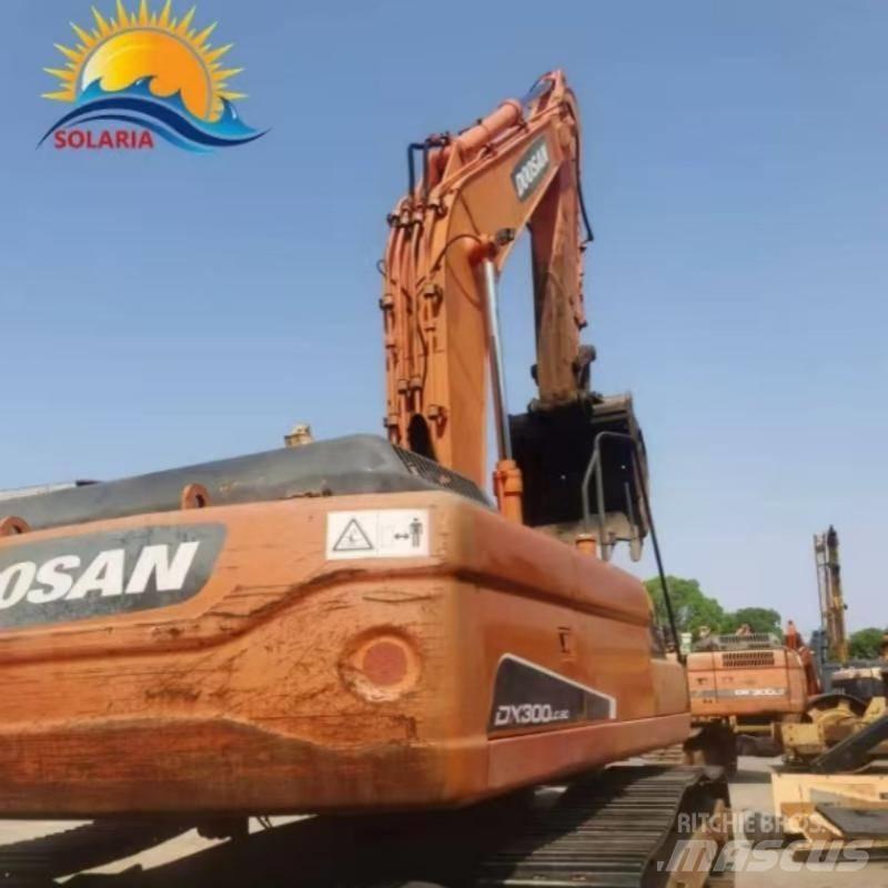 Doosan DX 300 Roomikekskavaatorid