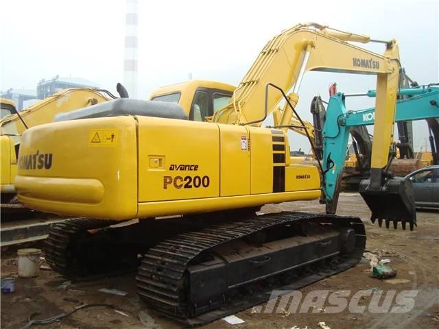 Komatsu PC 200 Roomikekskavaatorid
