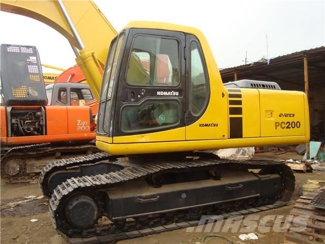 Komatsu PC 200 Roomikekskavaatorid