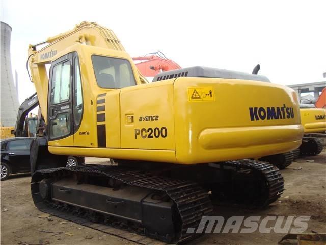 Komatsu PC 200 Roomikekskavaatorid