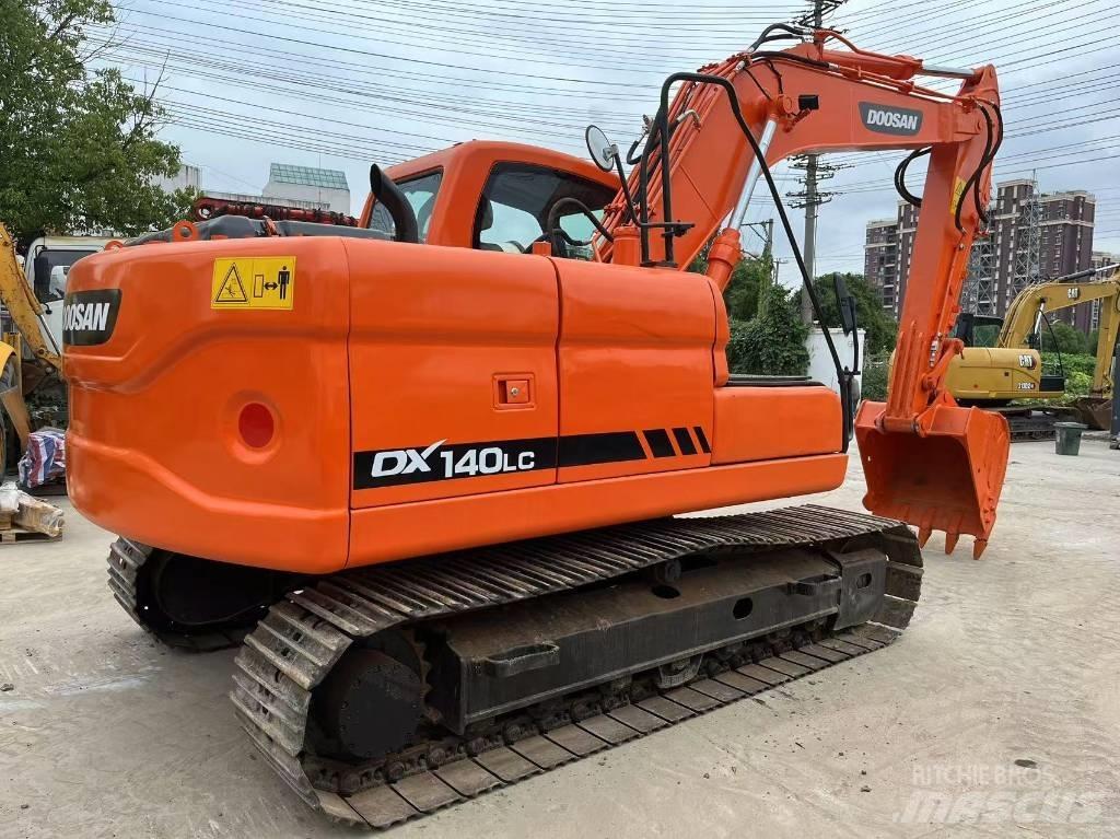 Doosan DX 140 Roomikekskavaatorid