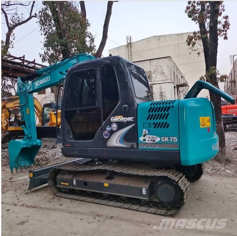 Kobelco SK 75 Väikeekskavaatorid 7t-12t