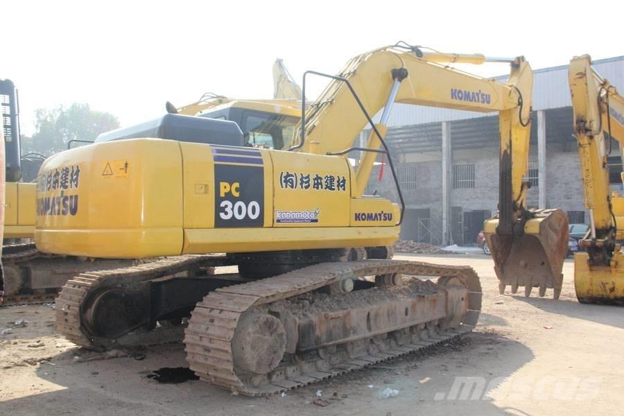 Komatsu PC 300-7 Roomikekskavaatorid