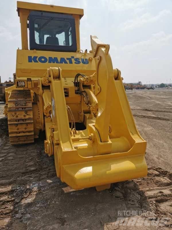 Komatsu d375a Buldooserid