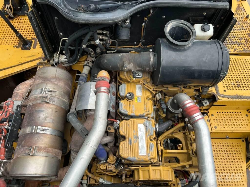 CAT 735B Liigendraamiga pinnaseveokid