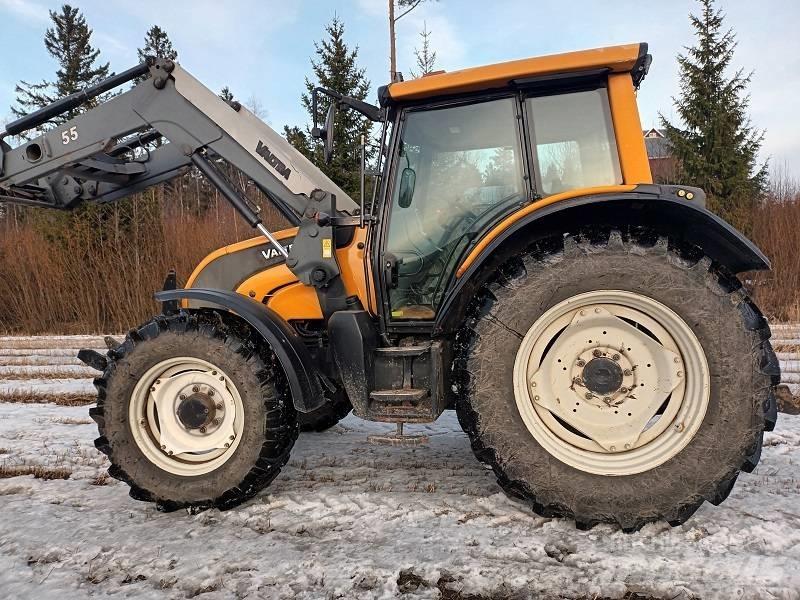 Valtra N 141 Hitech Traktorid