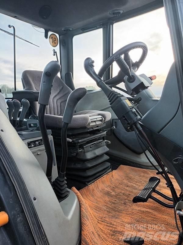 Valtra N 141 Hitech Traktorid