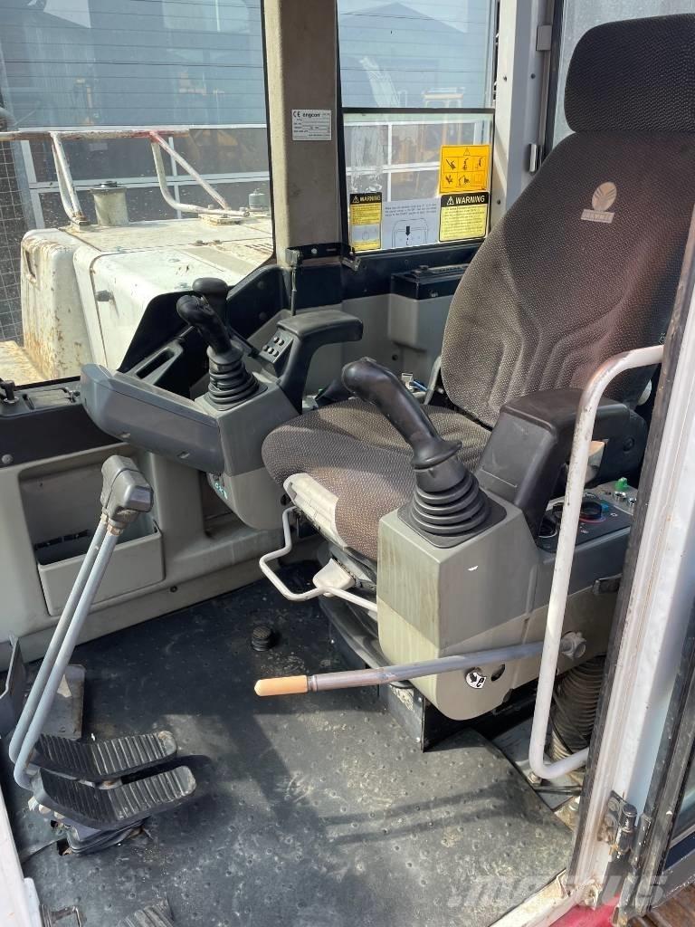 Takeuchi TB1140 Roomikekskavaatorid