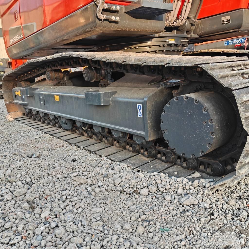 Doosan DX225LC-9C Roomikekskavaatorid
