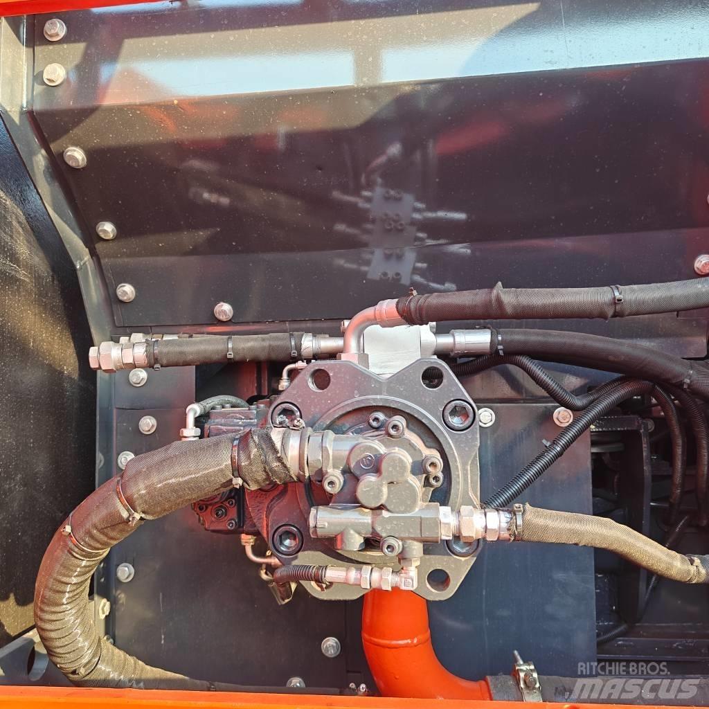 Doosan DX225LC-9C Roomikekskavaatorid