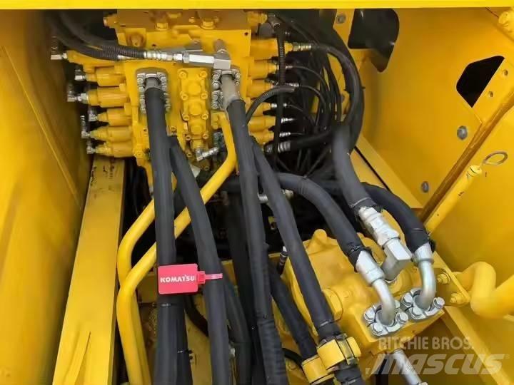 Komatsu PC 210 LC Roomikekskavaatorid