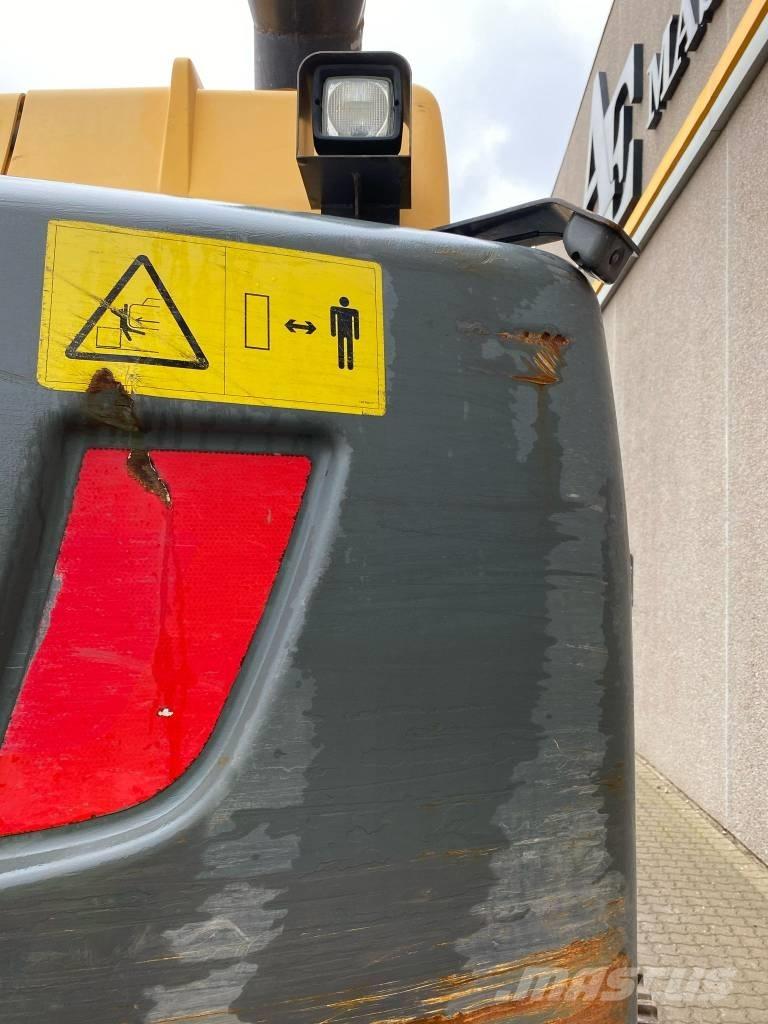 Volvo EC 300 D L Roomikekskavaatorid