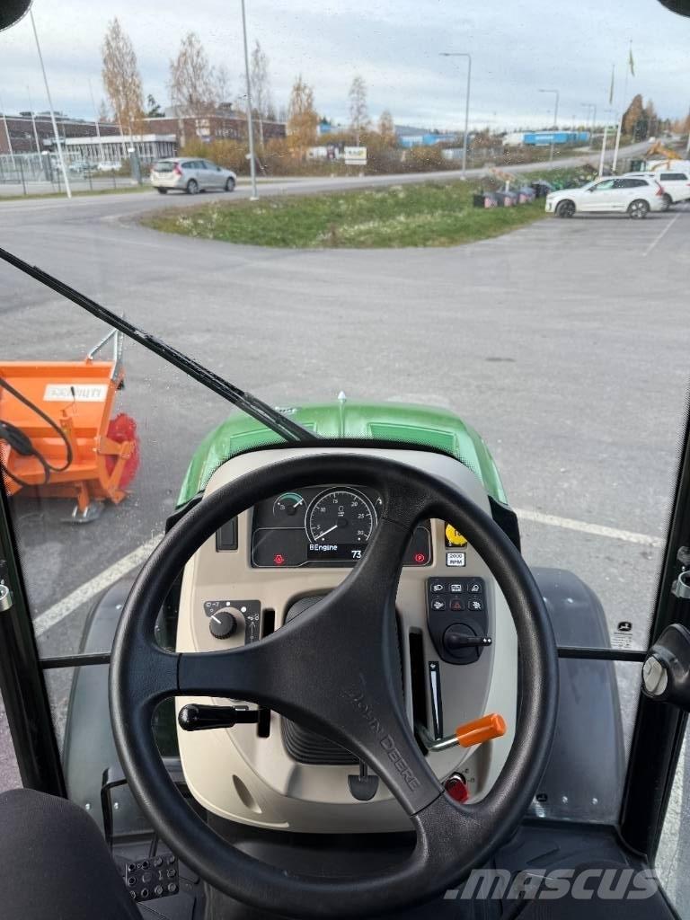 John Deere 3046 R Kompakttraktorid