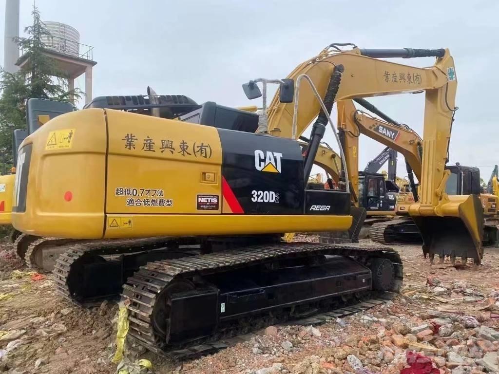 CAT 320d Roomikekskavaatorid