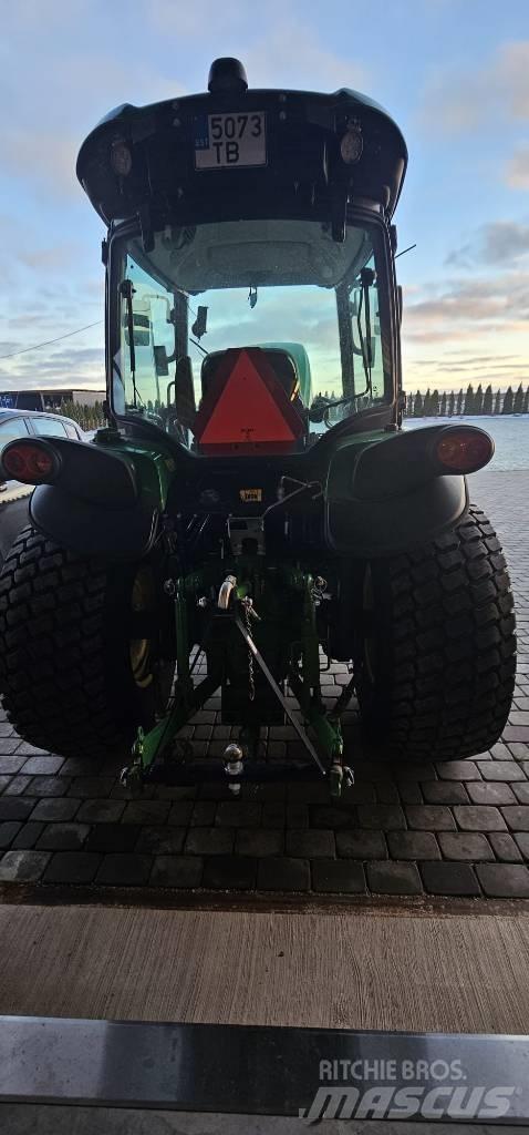 John Deere 4052 R Traktorid