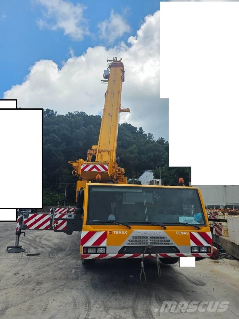 Demag AC300 Maastikutõstukid