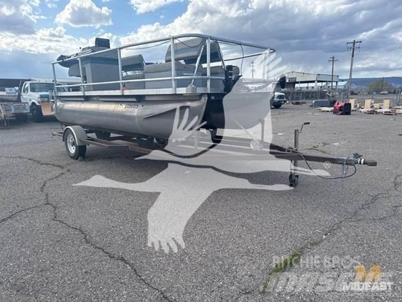  PONTOON BOAT Muu