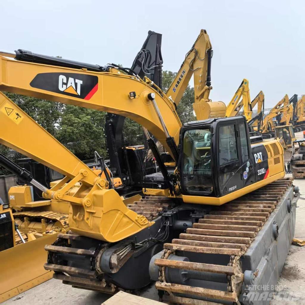 CAT 320 D Amfiib ekskavaatorid
