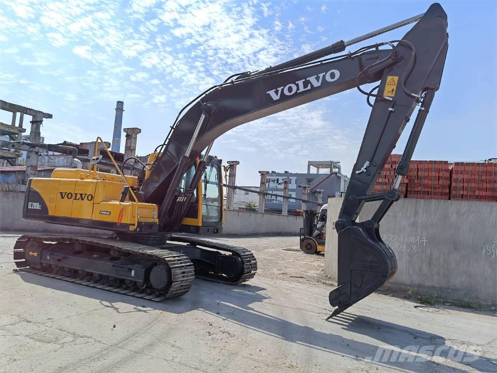 Volvo EC210B Roomikekskavaatorid