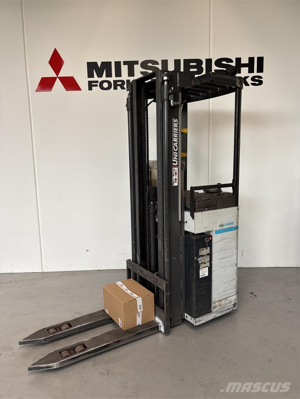 Atlet A160 Platvormiga virnastajad