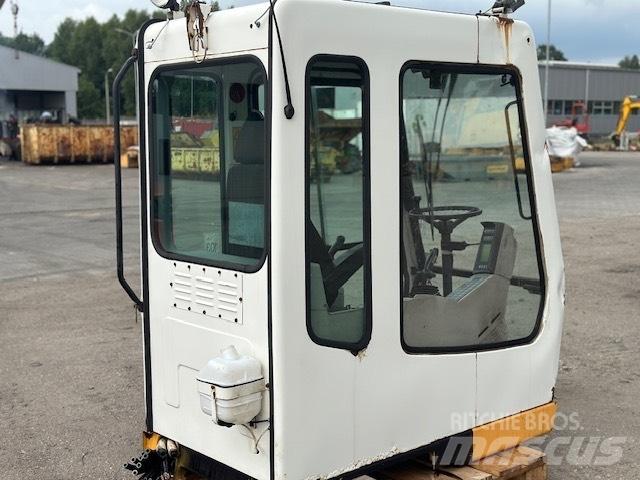 Liebherr A 924 B CAB Kabiinid