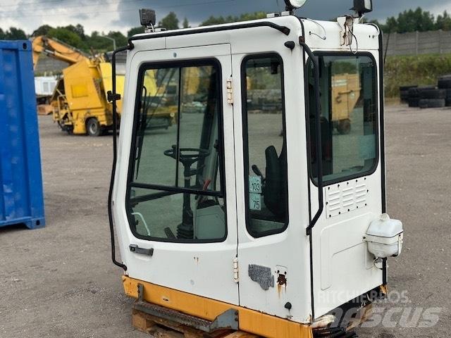 Liebherr A 924 B CAB Kabiinid