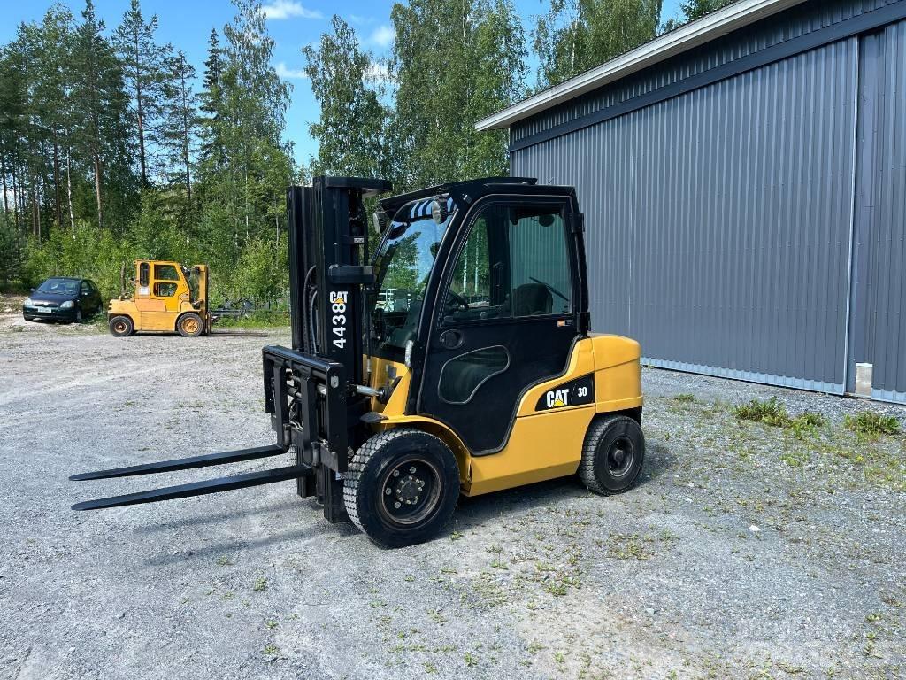 CAT DP 30 N Diiseltõstukid