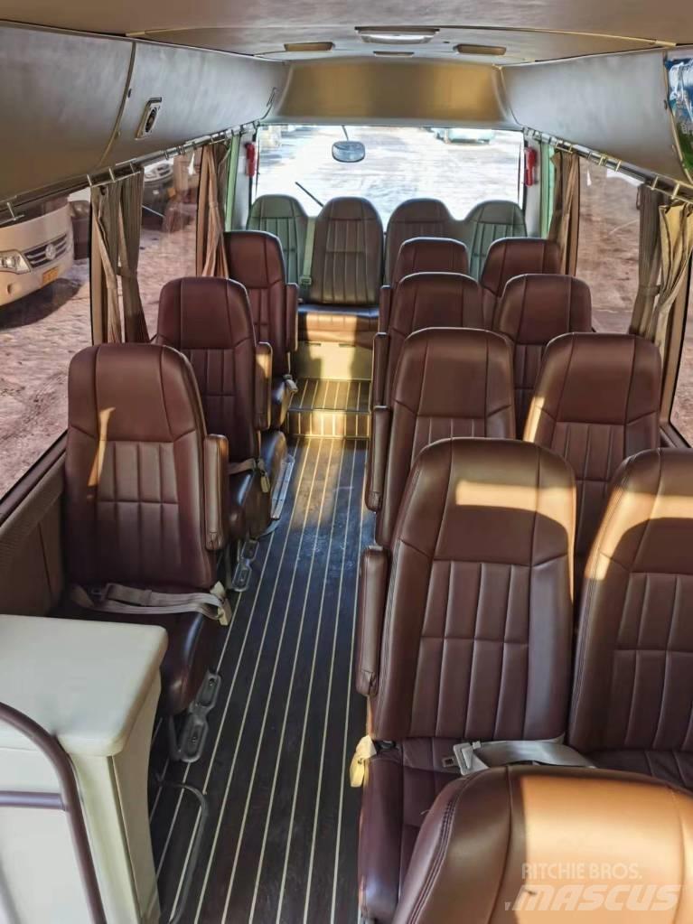 Toyota Coaster Bus Väikebussid