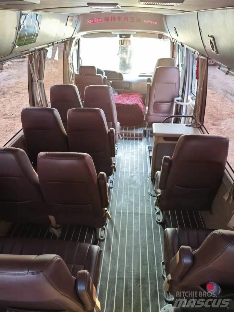 Toyota Coaster Bus Väikebussid