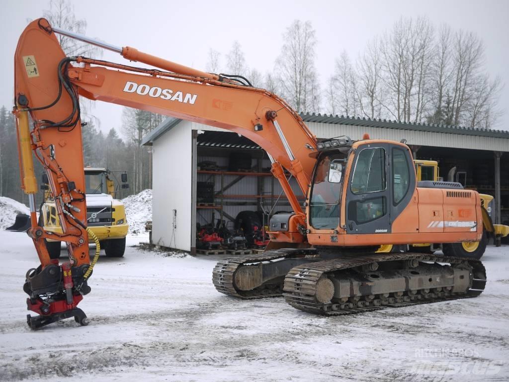 Doosan DX 225 LC Roomikekskavaatorid