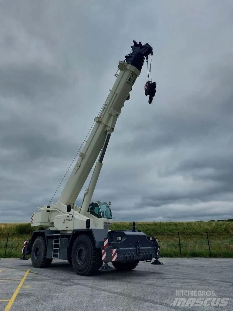 Terex RT100 Raske maastiku tõstukid
