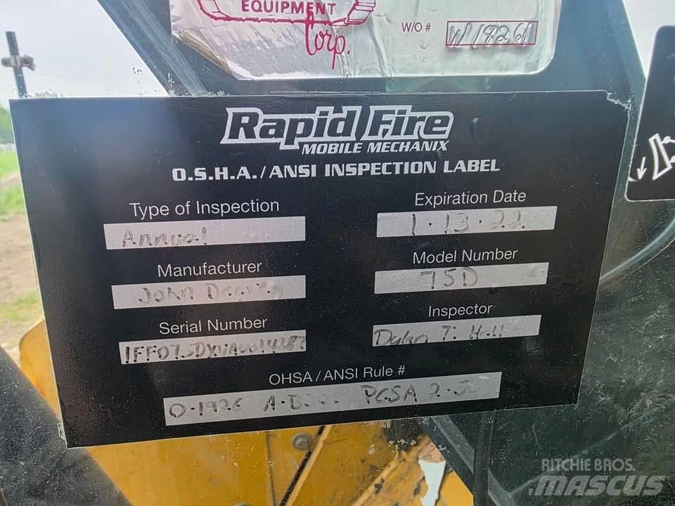 DEERE 75D Roomikekskavaatorid