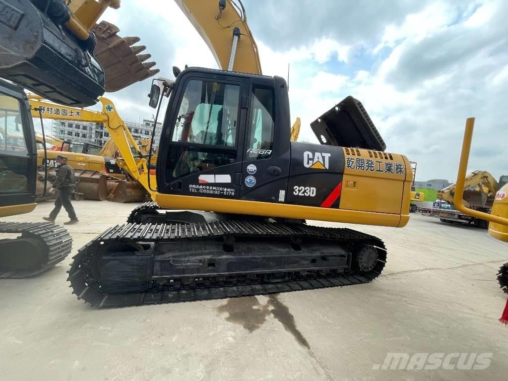 CAT 323D Roomikekskavaatorid
