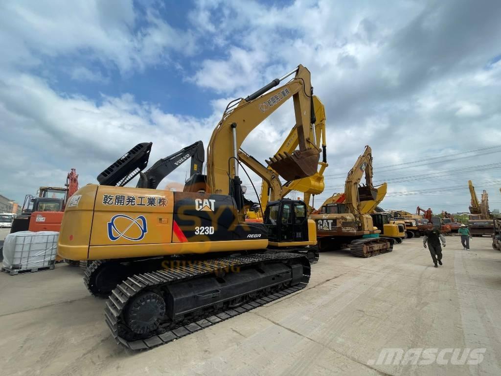 CAT 323D Roomikekskavaatorid