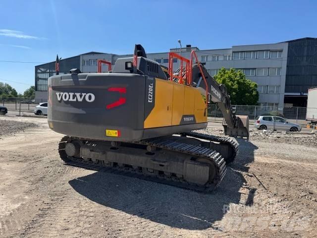 Volvo EC220EL Roomikekskavaatorid