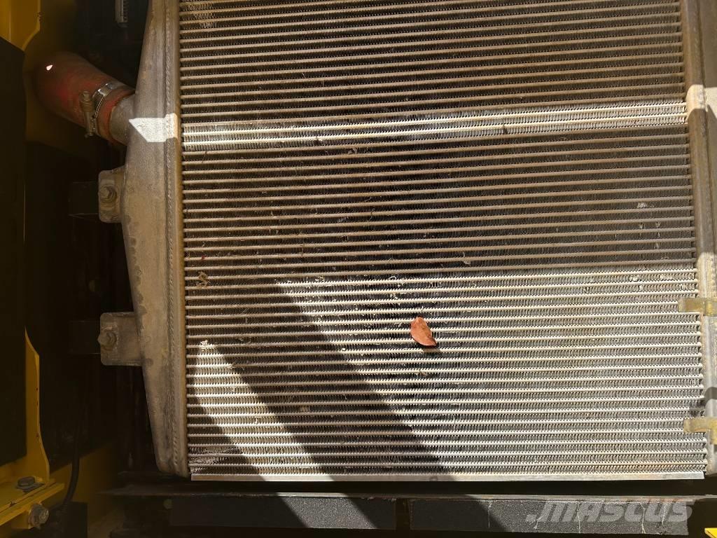 Komatsu PC 400-8 Roomikekskavaatorid