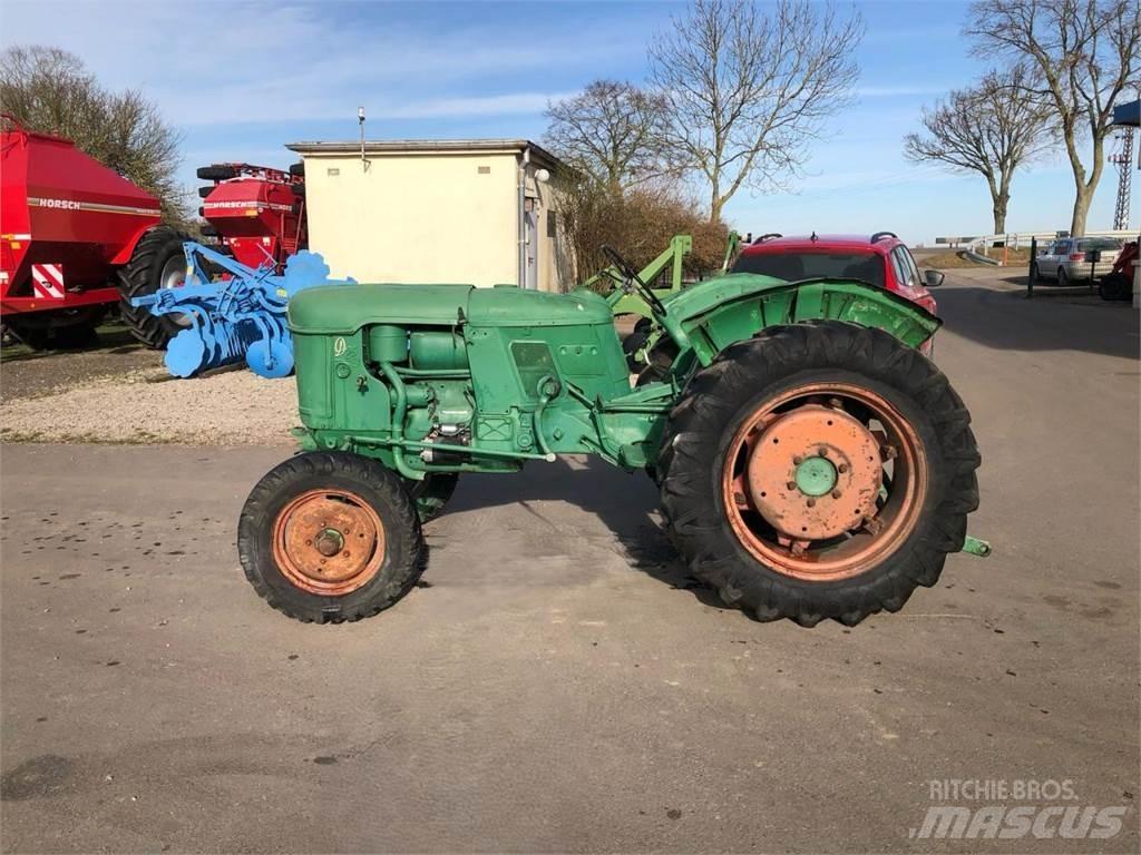 Deutz-Fahr D25 S Traktorid