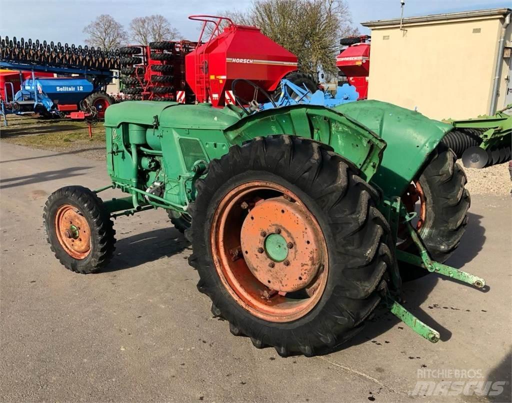 Deutz-Fahr D25 S Traktorid