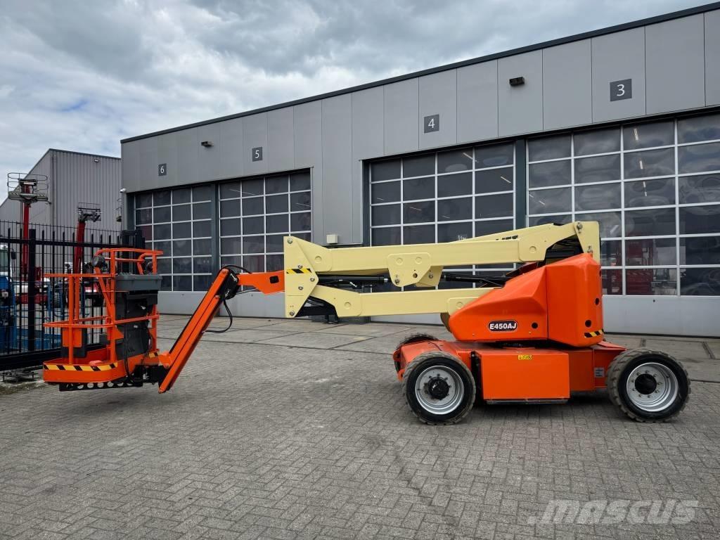 JLG E 450 AJ Iseliikuvad poomtõstukid