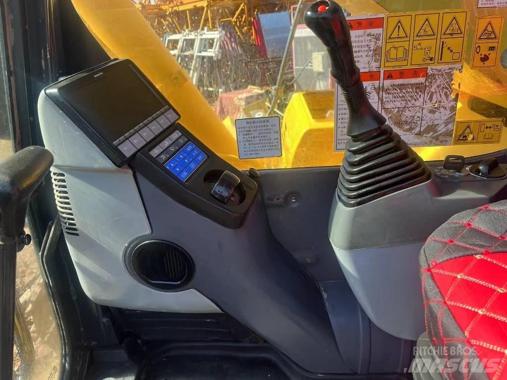 Komatsu PC 450 LC-8 Roomikekskavaatorid