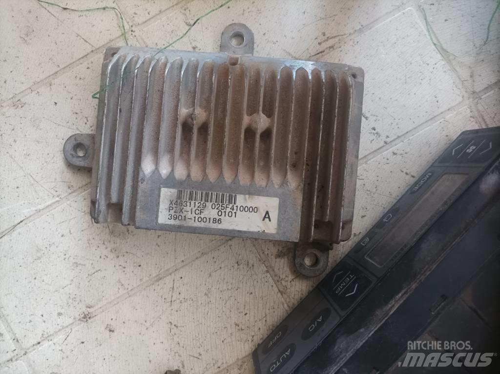 Hitachi ZX 350 LC-6 Elektroonikaseadmed