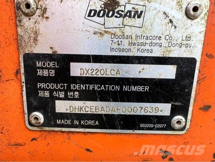 Doosan DX220LCA Väikeekskavaatorid 7t-12t