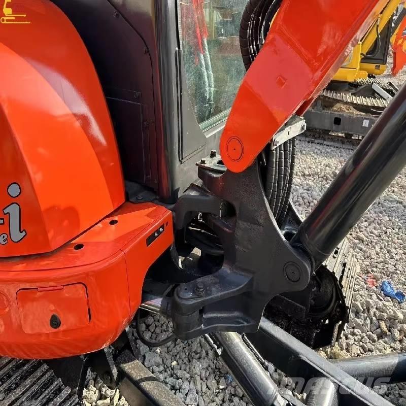 Kubota 163 Roomikekskavaatorid